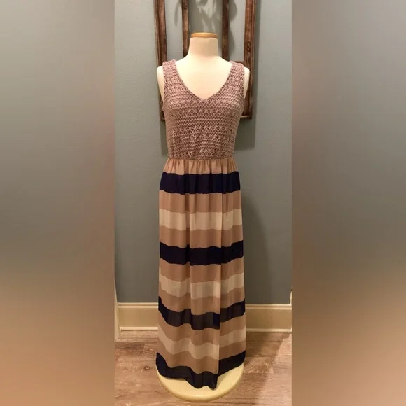 Luxology Dresses | Luxology Maxi Dress | Color: Blue/Cream | Size: S | Cornercottage's Closet